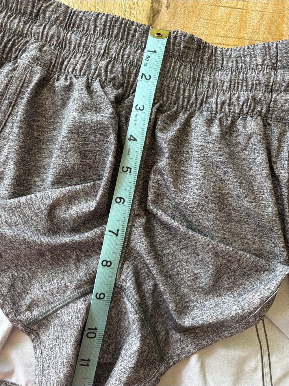 Lululemon Women’s Athletic Shorts size 6 - Picture 8 of 9